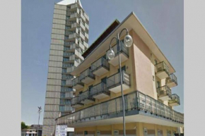 RESIDENCE QUITO PIAZZA MAZZINI 150m dal mare e vicino Pista Azzurra Lido Di Jesolo